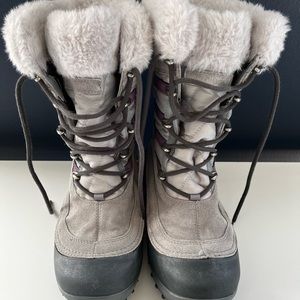 Columbia snow boots - women size 7